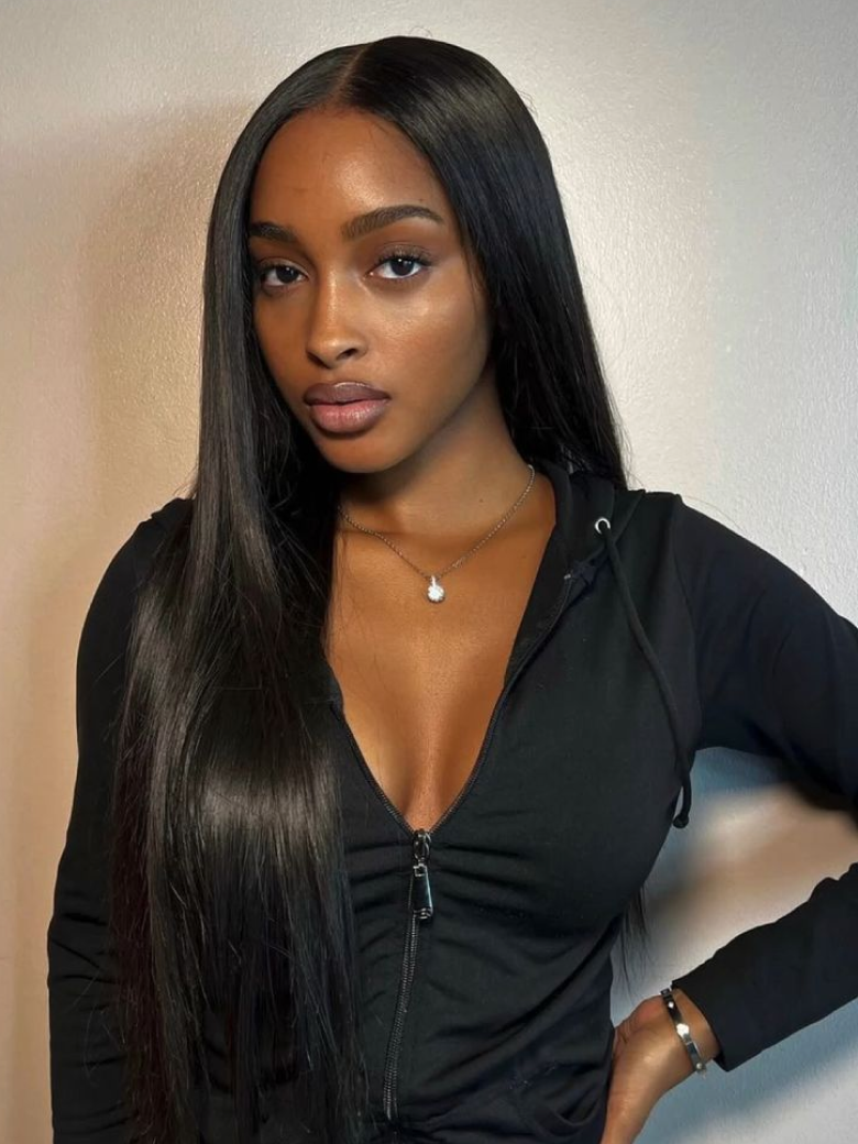 Middle Part Lace Straight Hair Wigs Natural Hairline Wig With Natural Baby Hair 150% Density